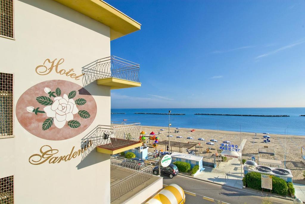 Hotel Gardenia ベラーリア・イジェア・マリーナ エクステリア 写真